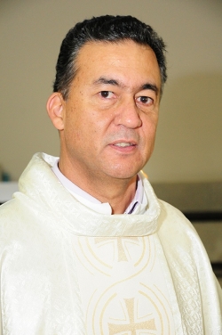 Pe. Nei de Oliveira Preto